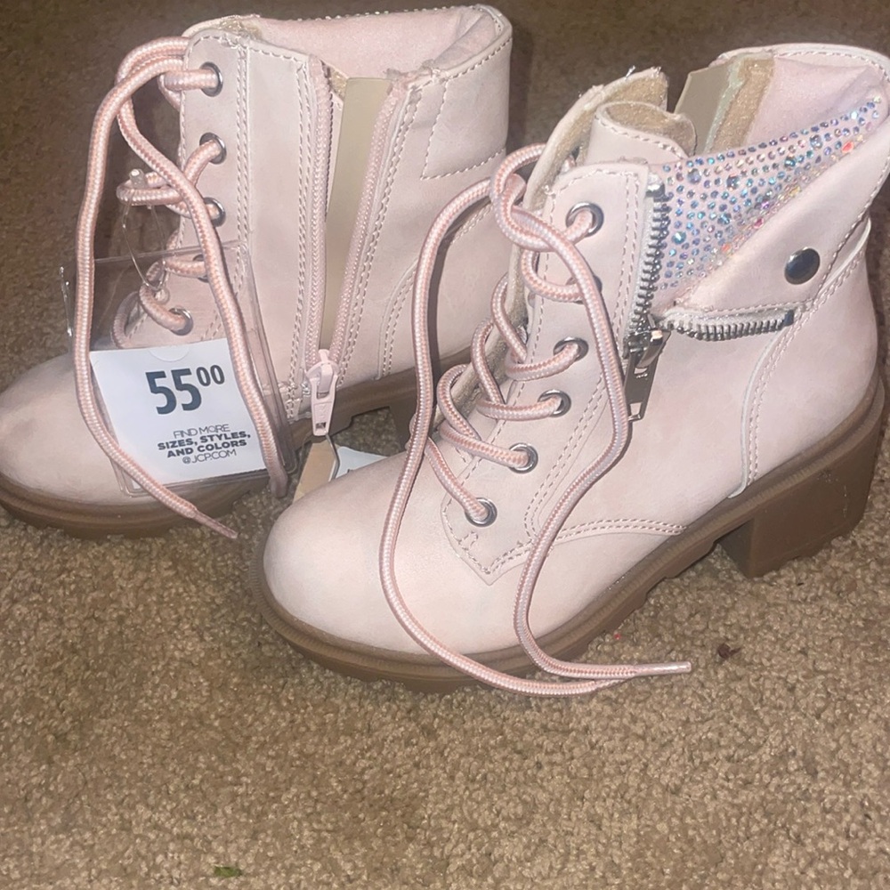 Kids Girl Boots W/Heel NWT